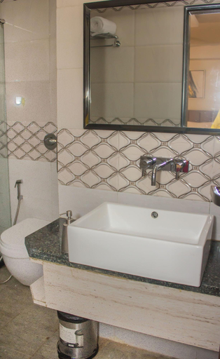 Bathroom 4, Club Mahindra Hatgad, Nashik
