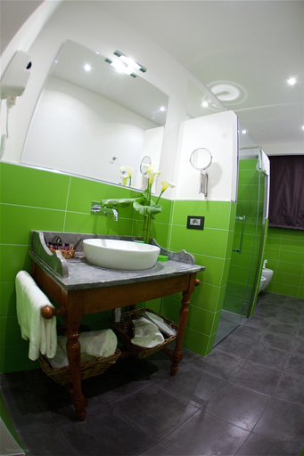 Bathroom 5, Il Giardino Segreto, Napoli