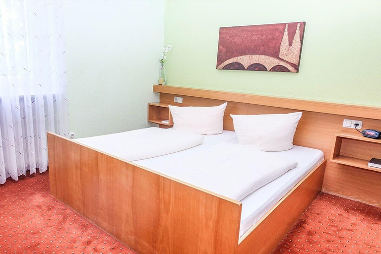 Bedroom 3, Hotel-Restaurant Wiendl, Regensburg