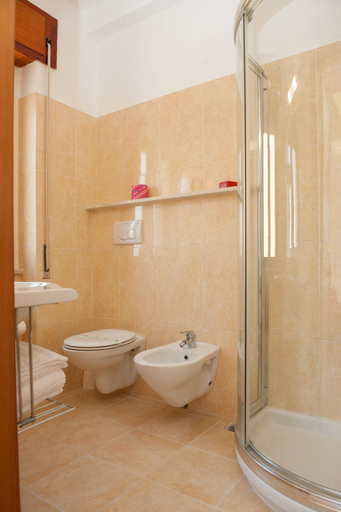 Bathroom 4, Albergo San Giorgio, Foggia