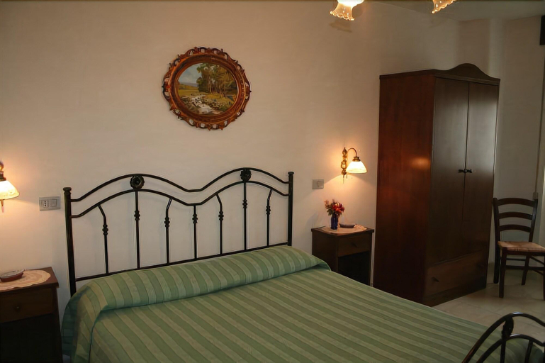 Bedroom 2, Albergo Vittoria, Lecce