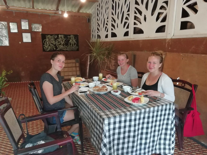Food & Drinks 5, Nest rest inn, Dambulla