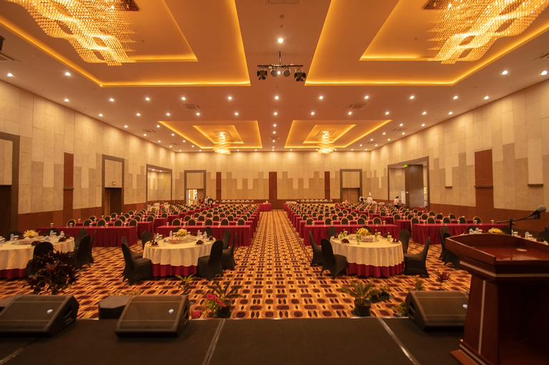 Business Facilities 18