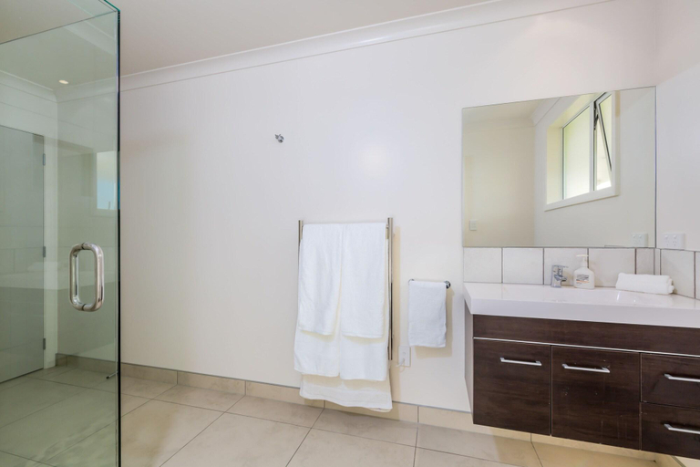 Bathroom 5, Te Whare Ma, Far North