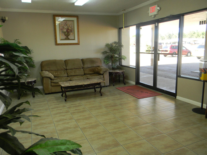 Public Area 3, Sunrise Inn, Calcasieu