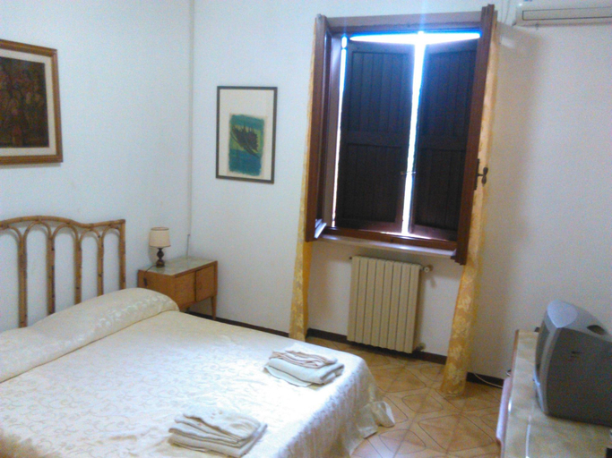 Bedroom 4, Villa Edera, Sassari