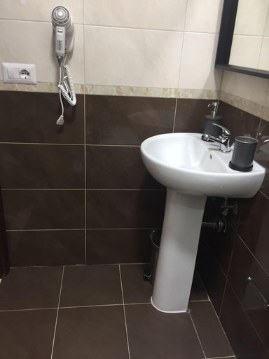 Bathroom 4, Bakirooms, Roma
