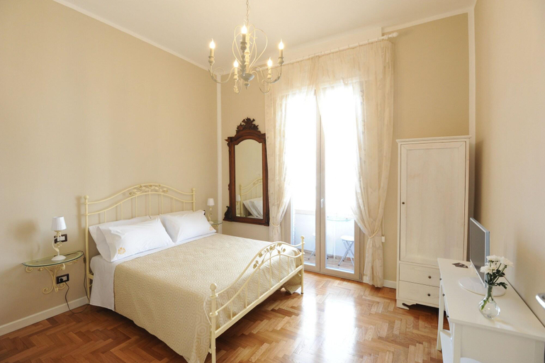 Bedroom 4, Residenza Borbonica, Napoli