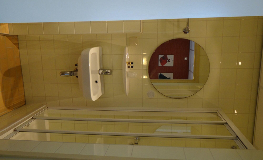 Bathroom 4, Martini Hotel, Groningen