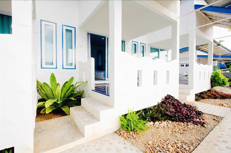 Public Area 2, Issara Beach Resort, Sichon