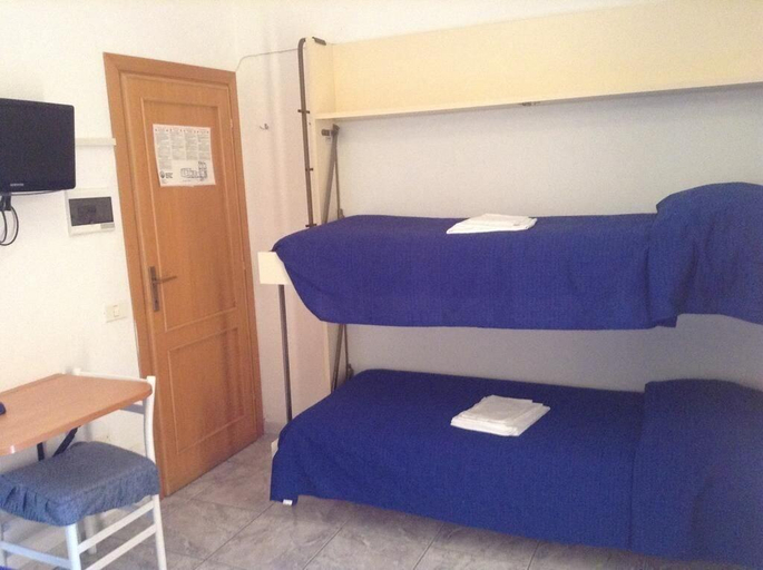 Bedroom 3, Hotel La Rosa, Livorno