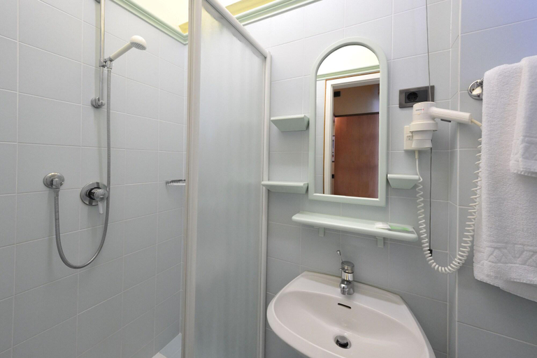 Bathroom 4, Hotel Al Prater, Udine