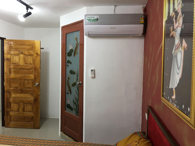 Public Area 2, Papa Ji Hotel And Restaurant, Ratchathewi