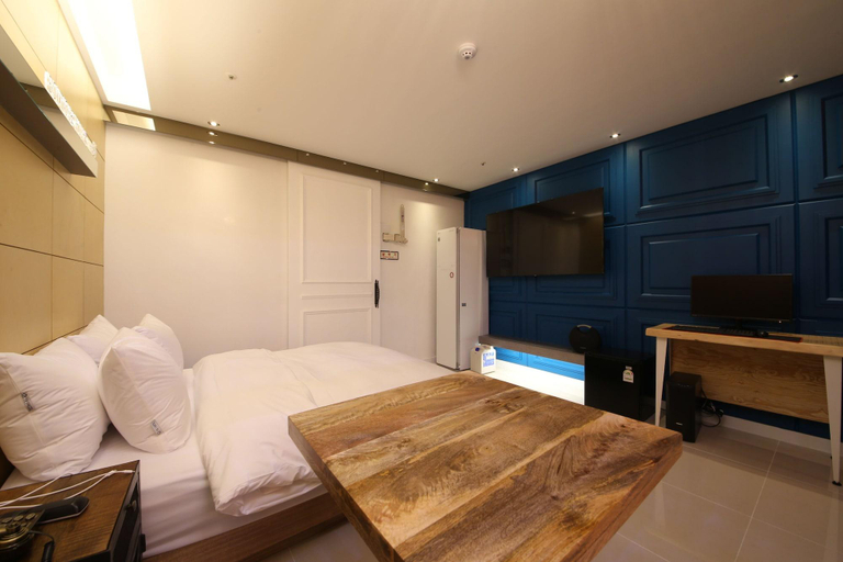 Bedroom 3, Daegu J Hotel, Buk