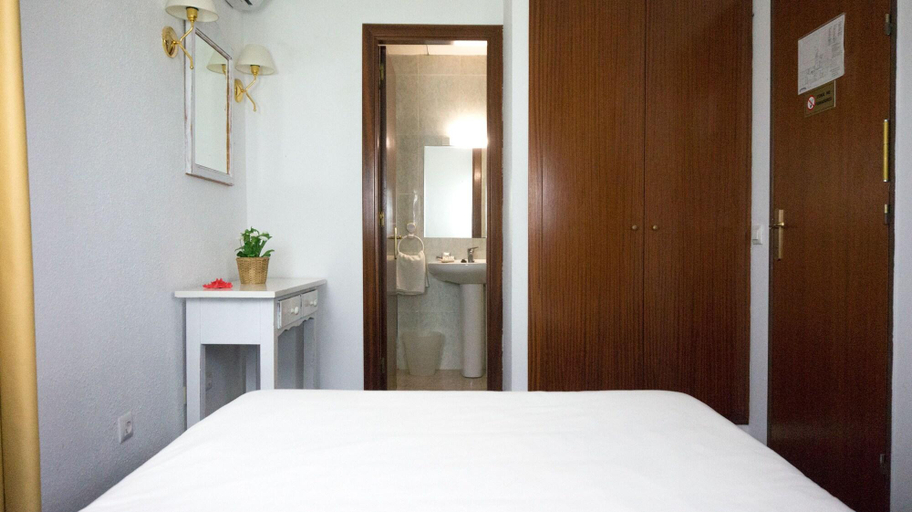 Bedroom 5, Hotel Mireia, Girona