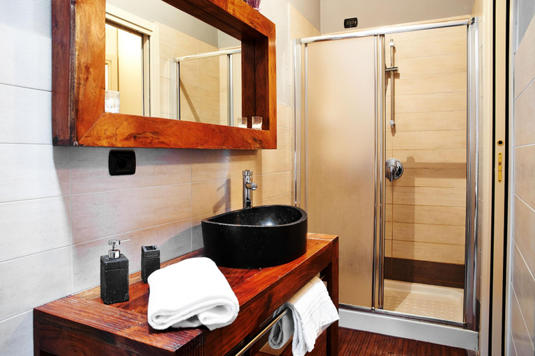 Bathroom 4, La Corte Dei Cappuccini, Bergamo