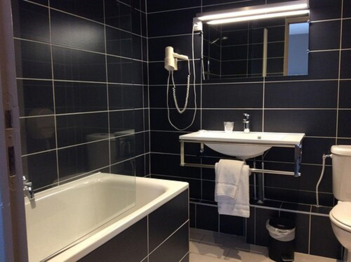 Bathroom 5, Hotel Le Berthelot, Indre-et-Loire