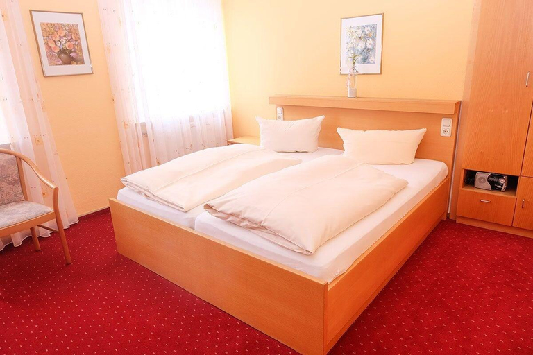 Bedroom 4, Hotel-Restaurant Wiendl, Regensburg