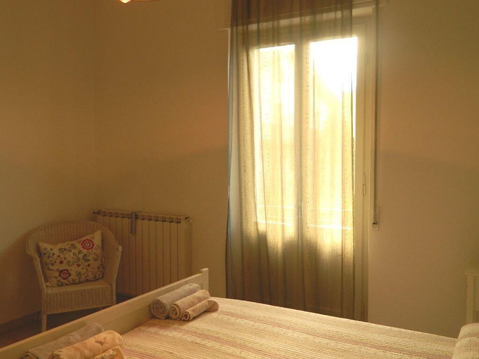 Bedroom 3, Bed & Roses, Pescara