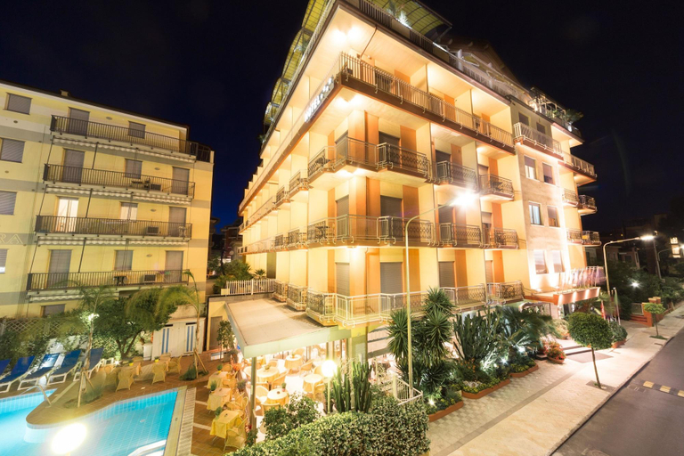 Exterior & Views 2, Hotel Torino Wellness & Spa, Imperia