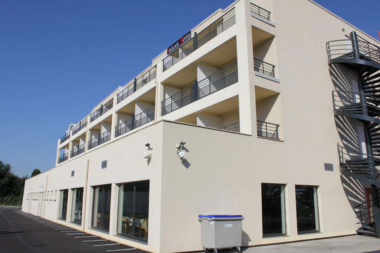 Exterior & Views 2, Hôtel Saglam, Val-d'Oise