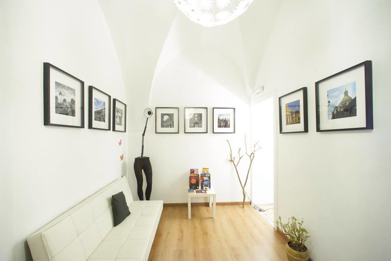 Public Area 2, B&B Favola Mediterranea, Catania