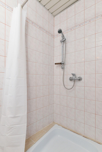Bathroom 5, Miller Hostel, Budapesti