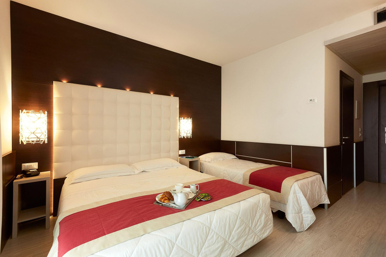 Bedroom 3, Hotel Victoria, Vicenza