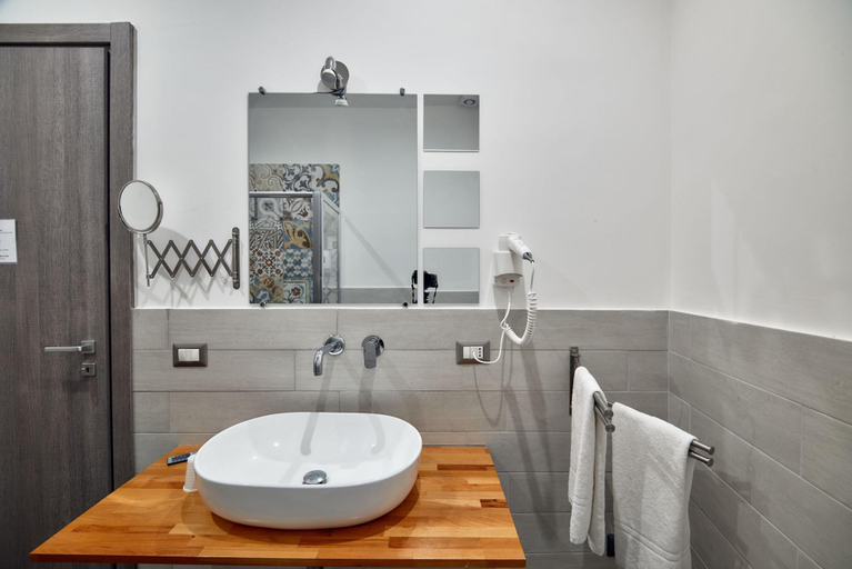 Bathroom 5, La Terrazza Sul Centro, Palermo