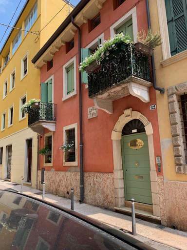 Exterior & Views 2, Vicolo 22, Verona