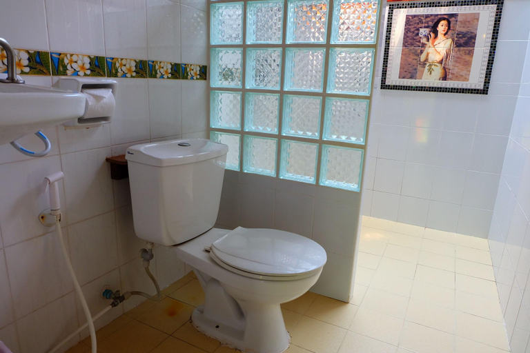 Bathroom 4, Malee's Nature Lovers Bungalows, Chiang Dao