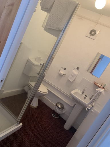 Bathroom 4, The Prince Of Wales, Surrey