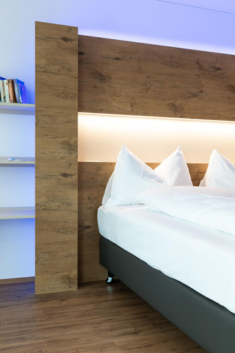 Bedroom 3, Jet Hotel Zurich Airport, Dielsdorf