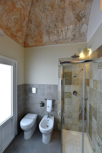 Bathroom 5, Fortino San Giorgio, Lecce
