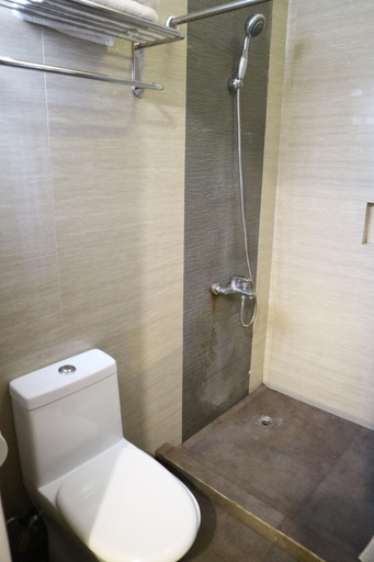 Bathroom 4, Taj Guest House, Malay