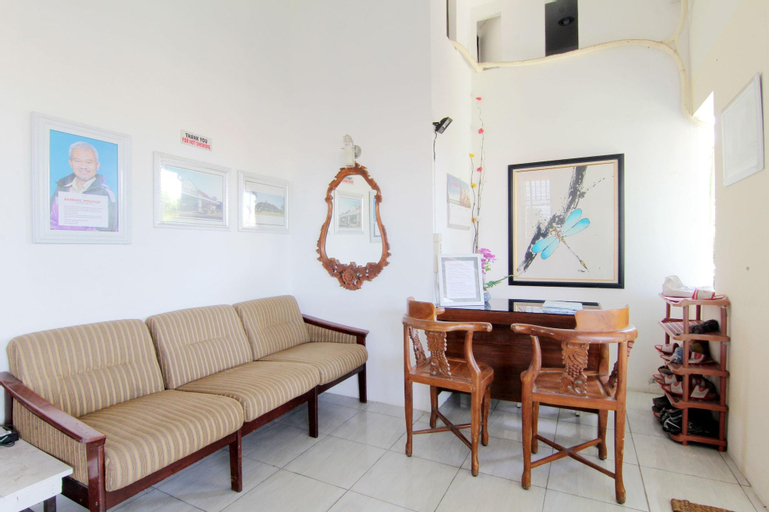 Public Area 3, Tiga Dua Homestay by ZUZU, Yogyakarta