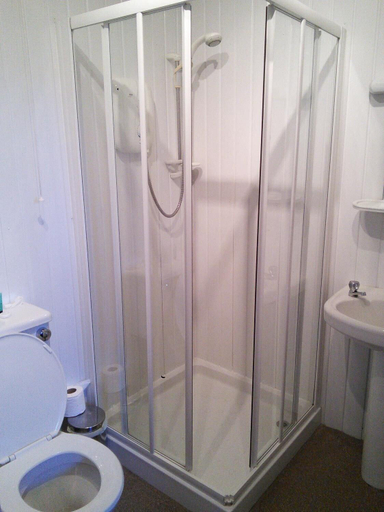 Bathroom 4, The Market Inn, Dumfries and Galloway