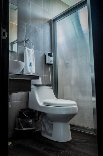 Bathroom 4, Hotel Careyes, Coatzacoalcos