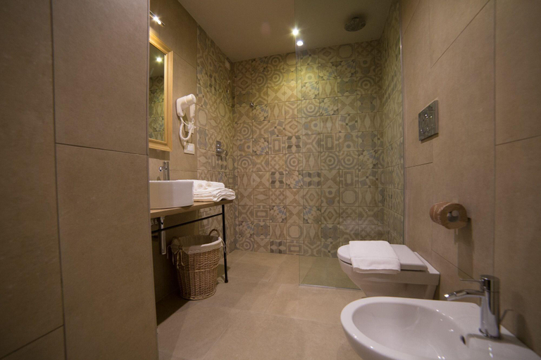 Bathroom, Rocca Dei Saraceni, Enna