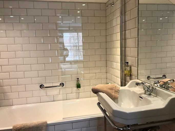 Bathroom 4, Ei8Ht Brighton Apartments, Brighton and Hove