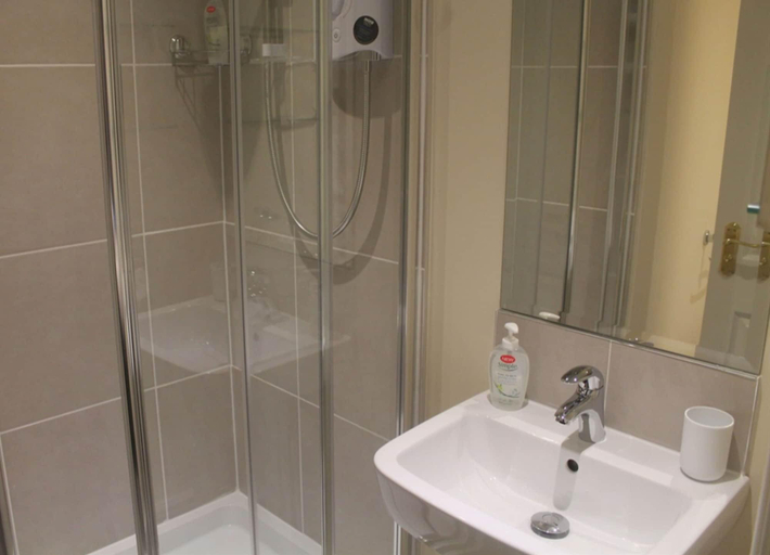 Bathroom 5, Black Bull With Rooms, North Lanarkshire
