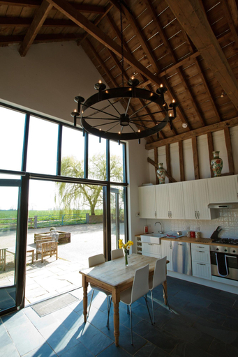Public Area 4, Creeksea Place Barns, Essex