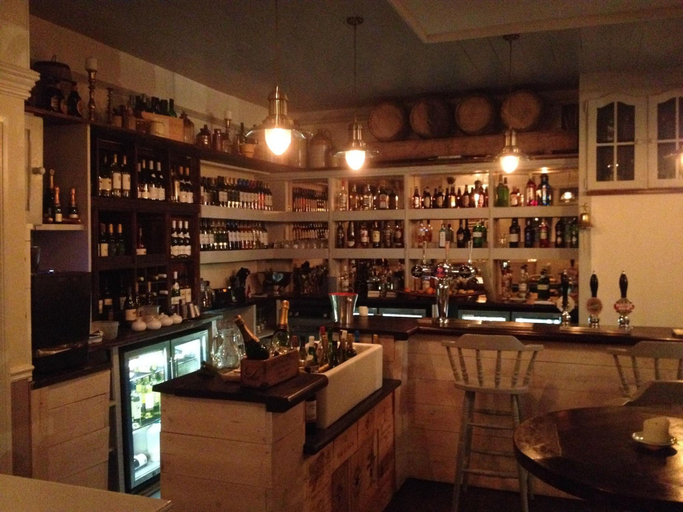Food & Drinks 5, Castle Hotel, Kent