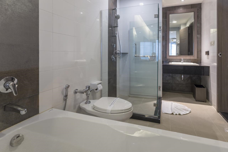 Bathroom 5, Kantary Hotel and Serviced Apartment Korat, Muang Nakhon Ratchasima