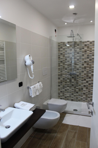 Bathroom 4, La Porta del Sole, Reggio Di Calabria