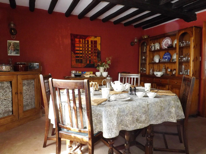 Food & Drinks 3, White Cottage, Staffordshire