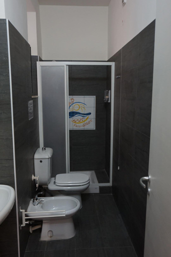 Bathroom 5, Passi di Mare Rooms, Messina