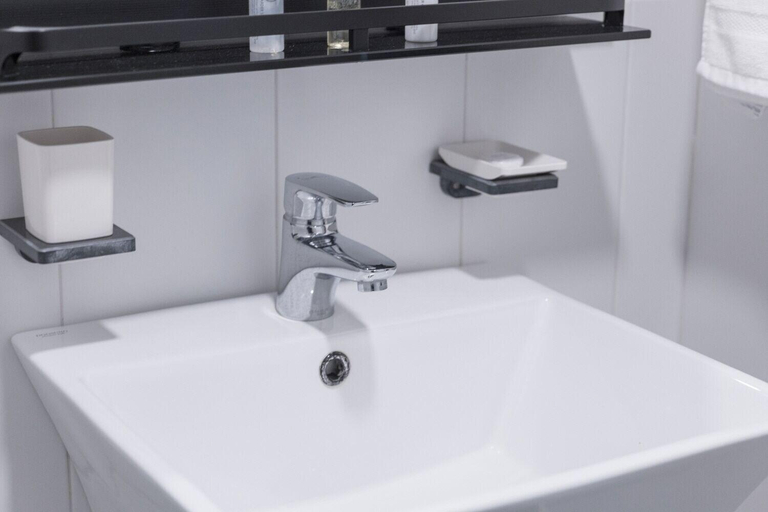 Bathroom 4, La Famille, Yangyang