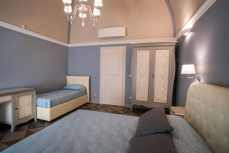 Bedroom 3, Palazzo Bove, Lecce