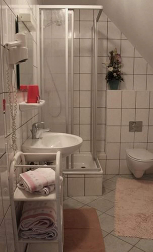 Bathroom 5, Landgasthaus Veltheimer Hof, Minden-Lübbecke